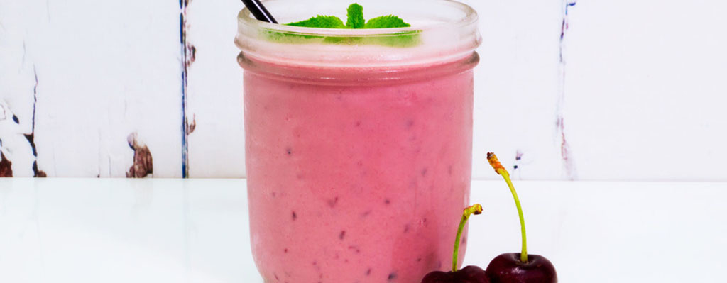 Super gezonde Kersensmoothie met amandel