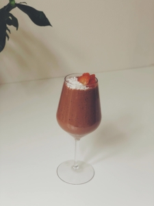 Vegan chocolade milkshake aardbeien Sukrin
